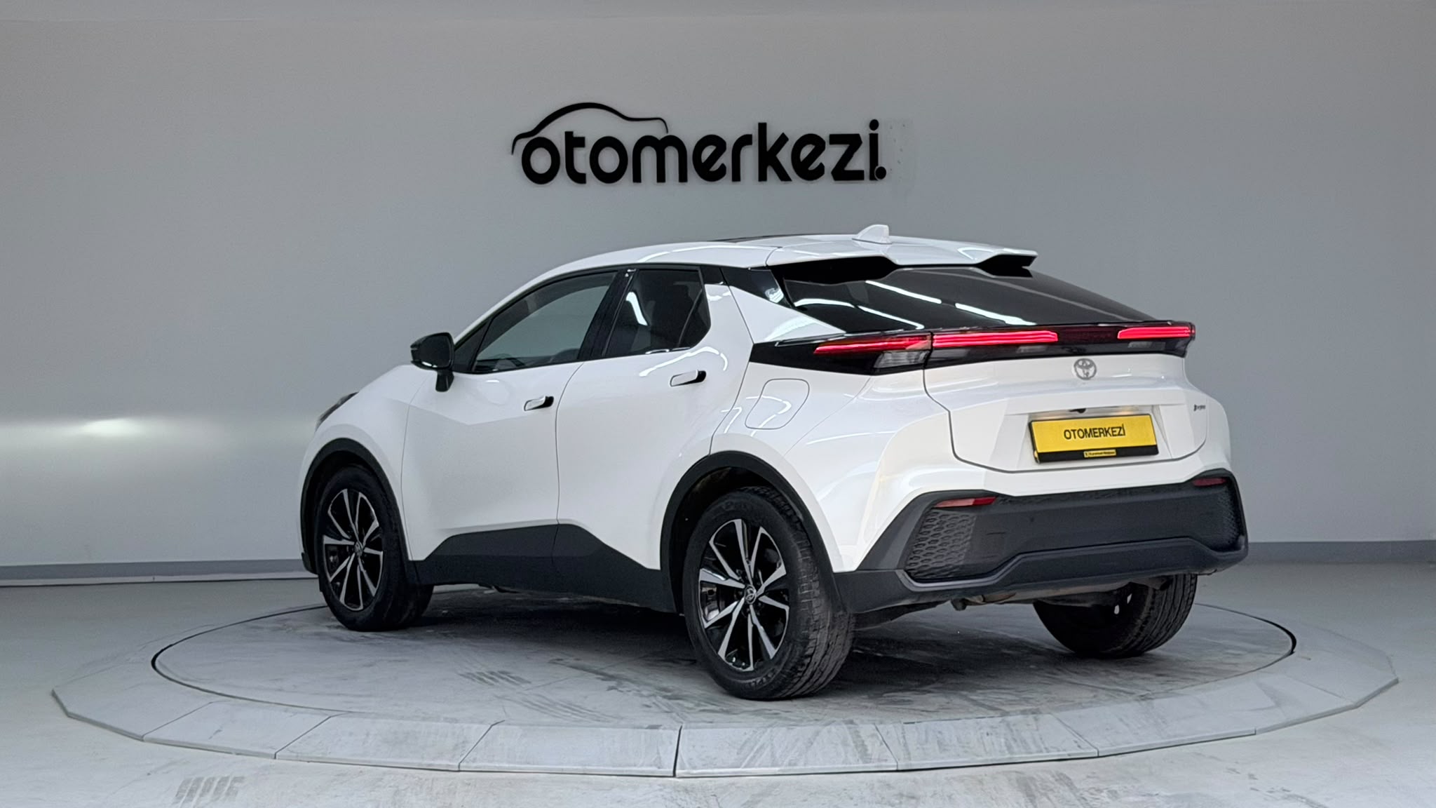 TOYOTA C-HR 25